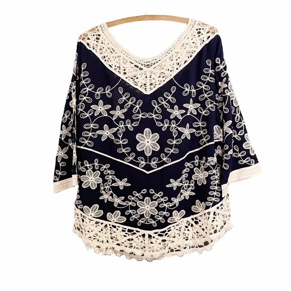 NWT Solitaire Top Women's Size XL Crochet-Trimmed Embroidered Navy Boho Poncho - Picture 6 of 14